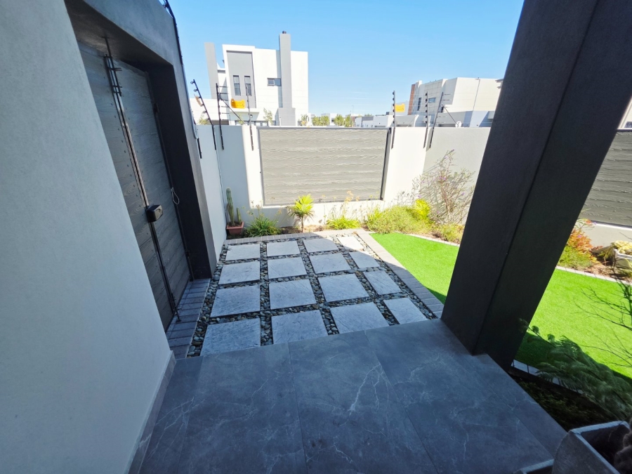 5 Bedroom Property for Sale in Sandown Western Cape